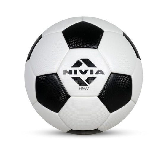 Nivia Black & White